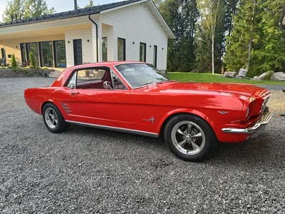 Ford Mustang 1966, kuva 3/9