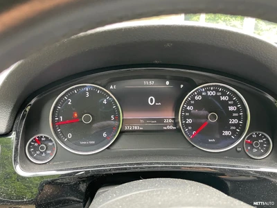 Volkswagen Touareg 2015, kuva 6/10