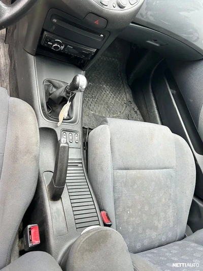Nissan Primera 2005, kuva 7/10