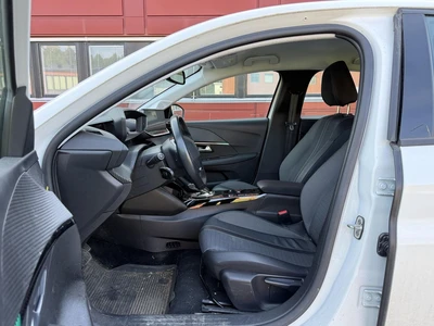 Peugeot e-208 2020, kuva 7/10