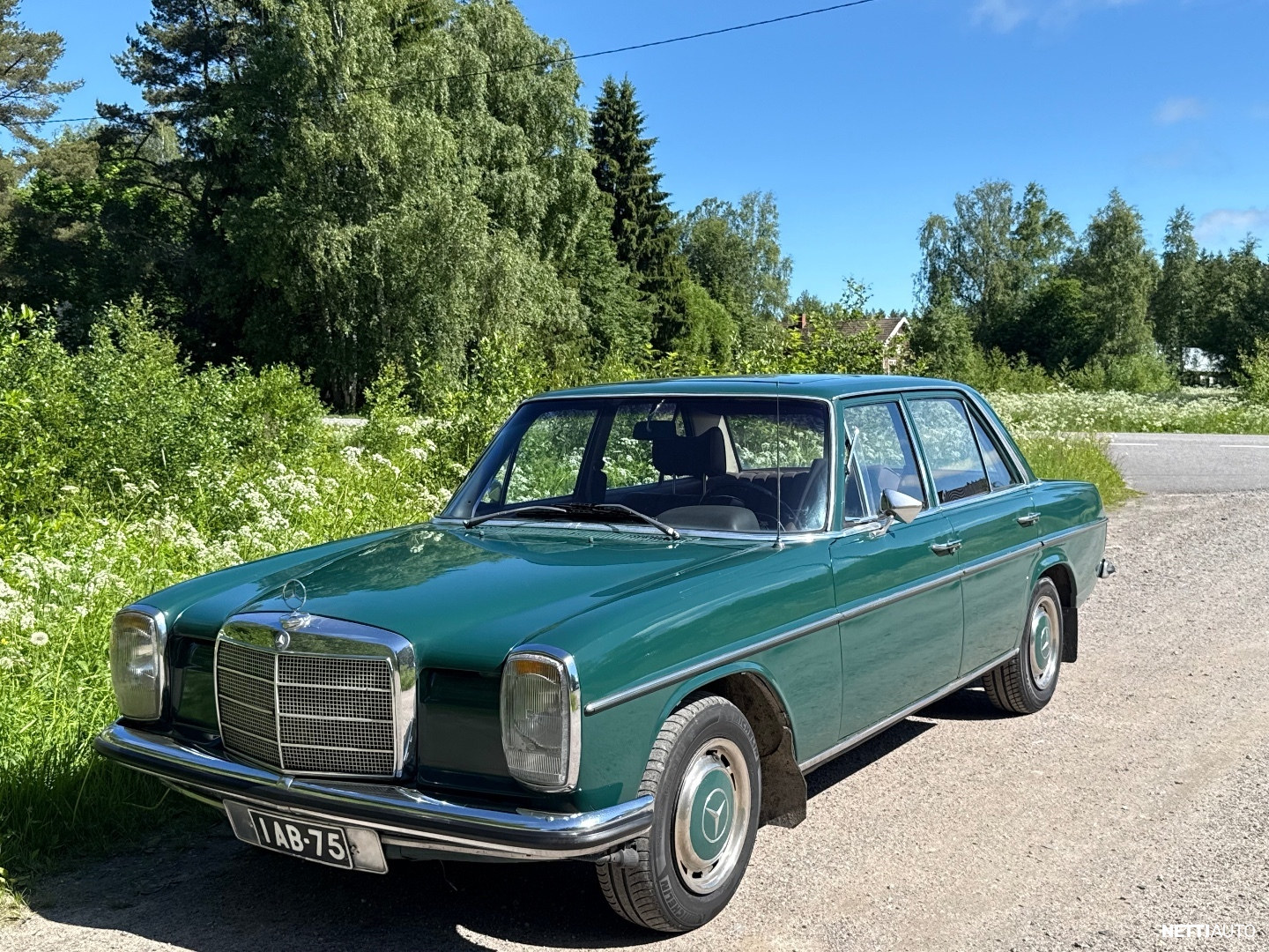 Mercedes-Benz 220