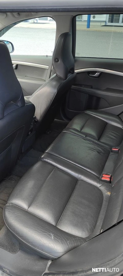 Volvo V70 2010, photo 6/7