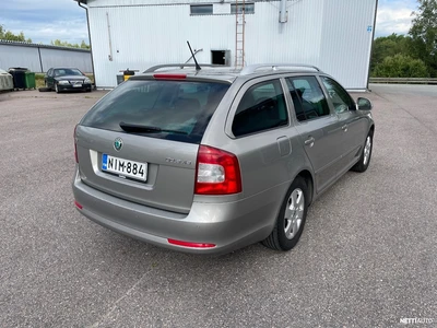 Skoda Octavia Combi 1,8 TSI Elegance 2012, kuva 4/10