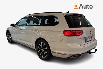Volkswagen Passat 2020, photo 2/3
