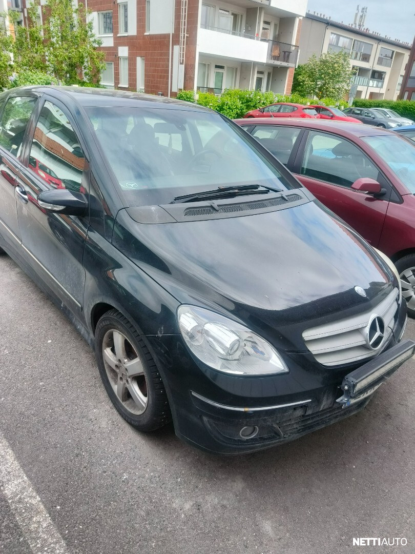 Mercedes-Benz B 200