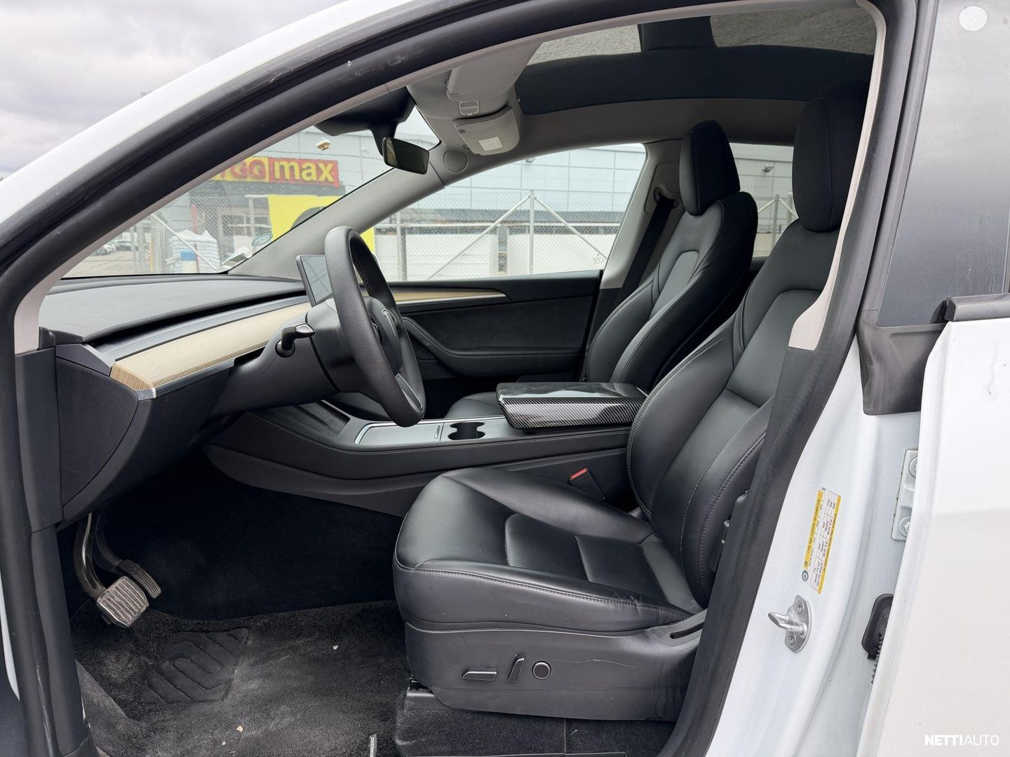 Tesla Model Y 2023, photo 6/10