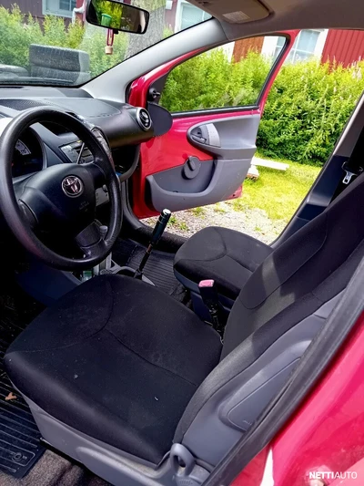 Toyota Aygo 1,0 VVT-i 5ov 2010, kuva 5/7