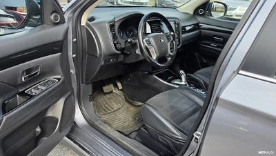 Mitsubishi Outlander PHEV 2016, photo 5/10
