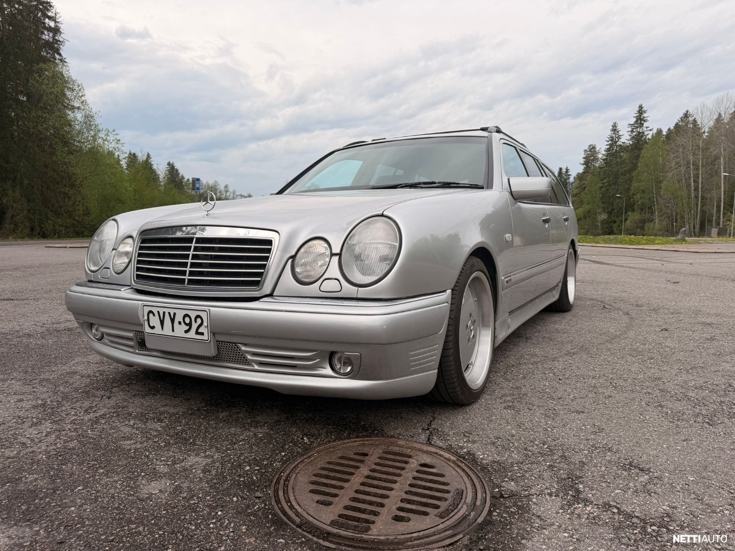 Mercedes-Benz E