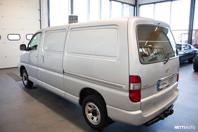 Toyota Hiace 2.5 D-4D 117 5ov 4WD pitkä 2011, photo 4/15