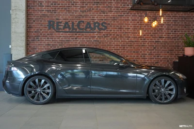 Tesla Model S 2014, kuva 4/18