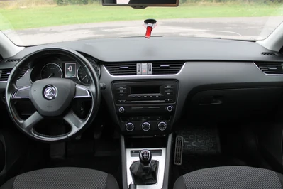 Skoda Octavia 1,2 TSI Ambition 2014, kuva 7/8