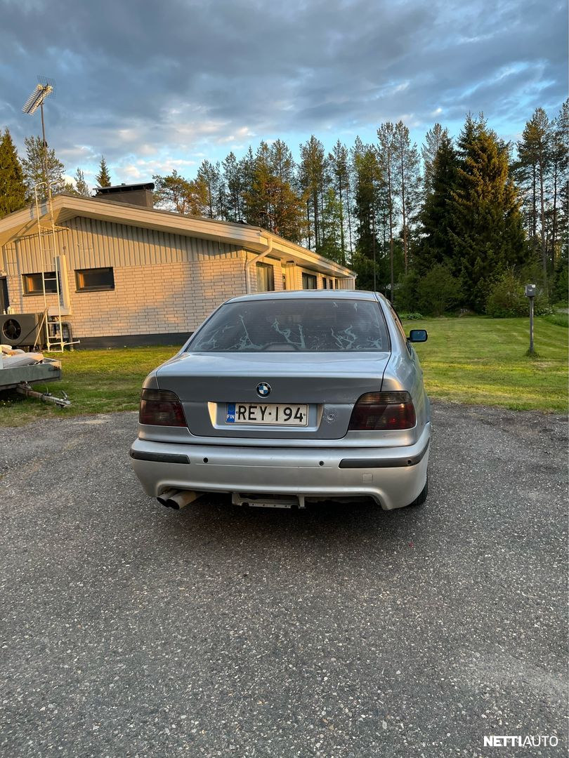 BMW 530
