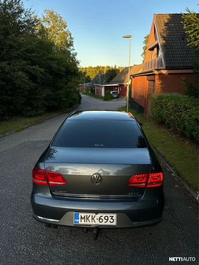 Volkswagen Passat 2011, photo 3/9