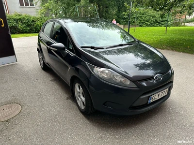 Ford Fiesta 1,25 82 hv Trend M5 5-ovinen 2011, photo 1/12