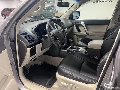 Toyota Land Cruiser 2020, photo 7/10