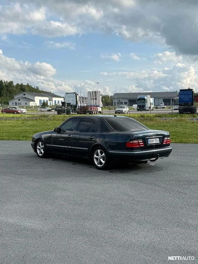 Mercedes-Benz E 320 CDI Elegance 1999, kuva 4/10