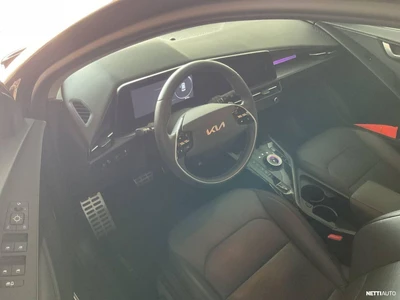Kia Niro Business Luxury 64,8 kWh 204 hv 2023, kuva 3/8