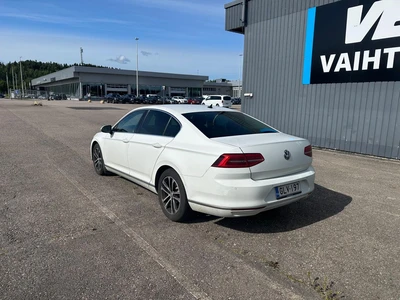 Volkswagen Passat 2016, kuva 2/3