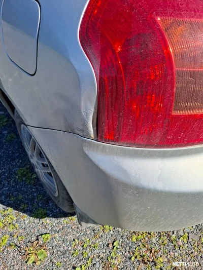 Toyota Corolla Hatchback 2002, photo 7/9