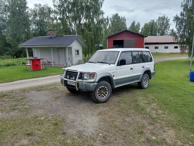 Mitsubishi Pajero 1991, kuva 1/6