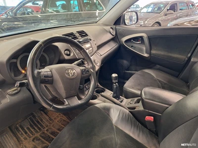 Toyota RAV4 2011, kuva 4/5
