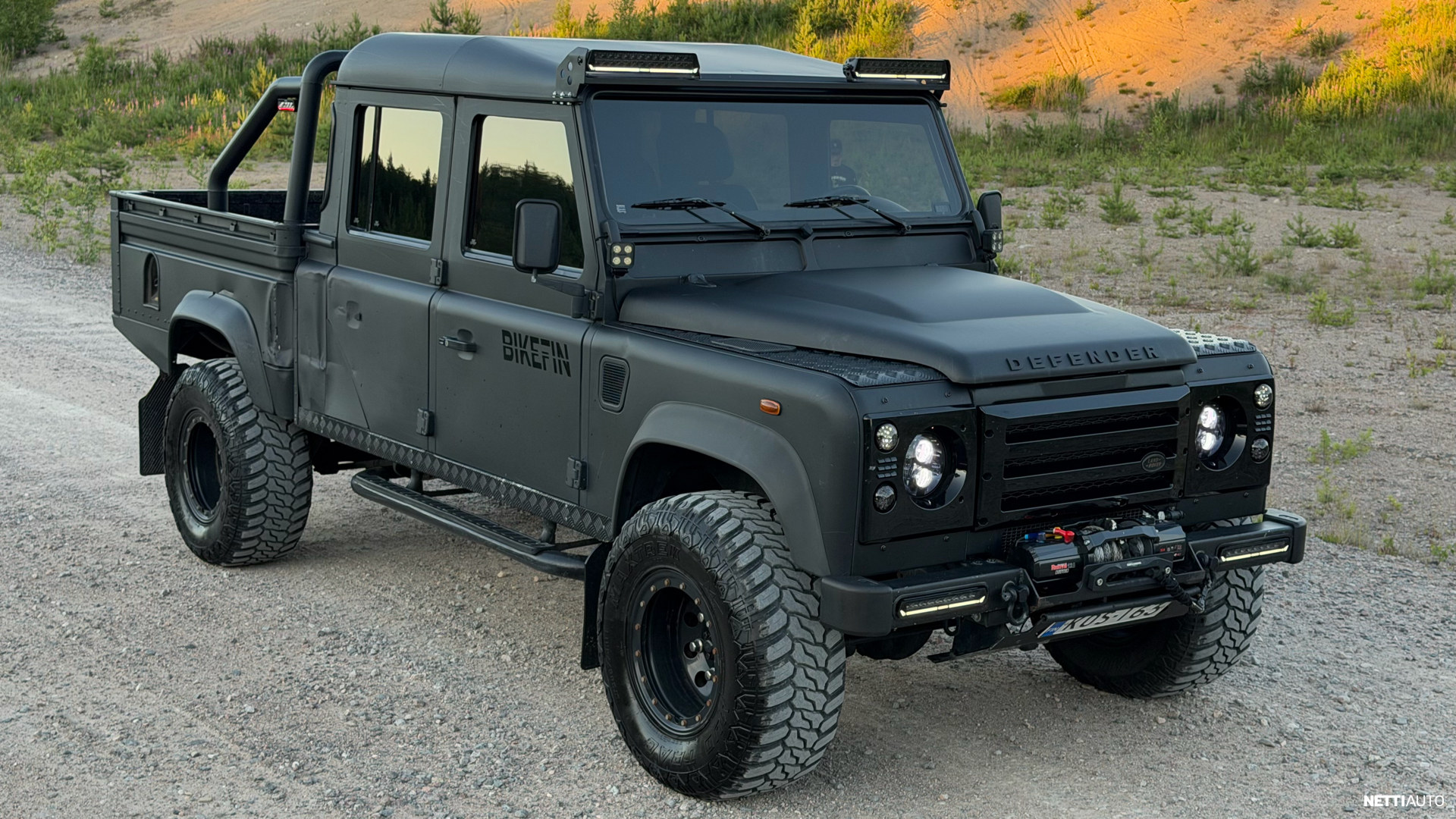 Land Rover Defender