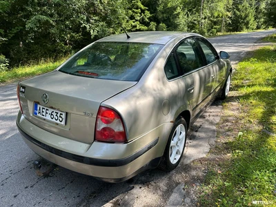 Volkswagen Passat 2004, photo 3/23
