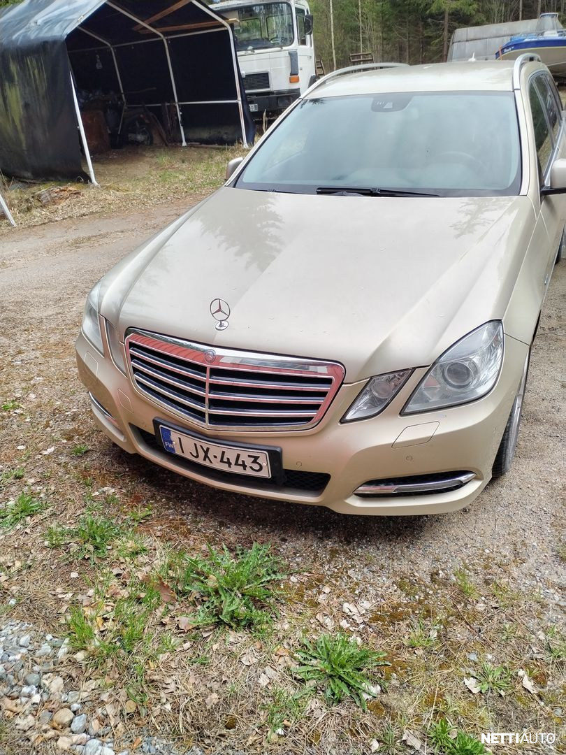 Mercedes-Benz 220