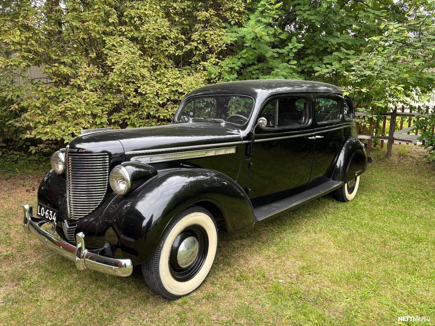Chrysler Royal