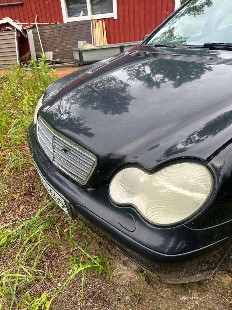 Mercedes-Benz C 180