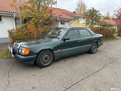 Mercedes-Benz E 1990, kuva 2/5