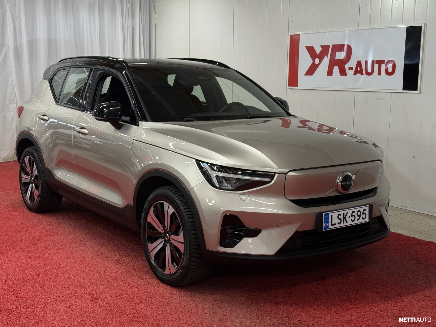 Volvo XC40 2023, photo 1/23