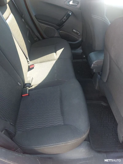 Peugeot 208 Style VTi 82 5-ov 2016, kuva 5/7