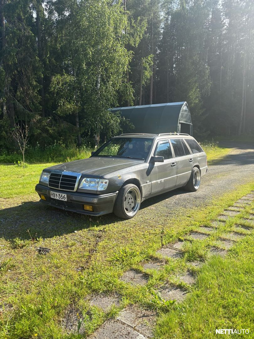 Mercedes-Benz 124