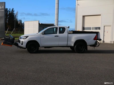 Toyota Hilux Extra Cab 4WD 2,4D Life 2024, photo 3/11
