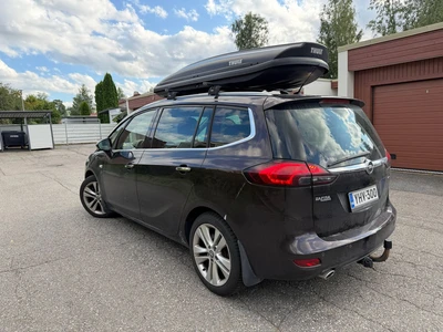 Opel Zafira Tourer 2012, kuva 2/5