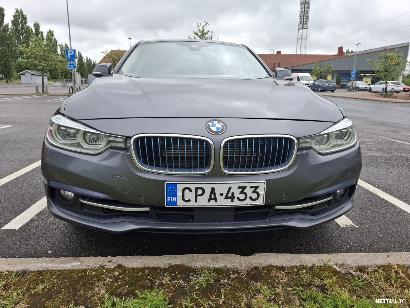 BMW 330