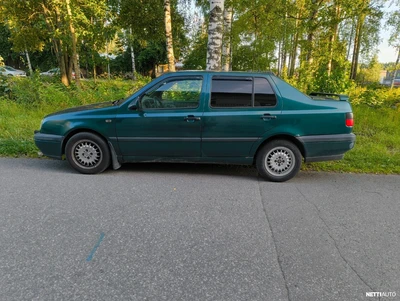 Volkswagen Vento 1995, kuva 3/5