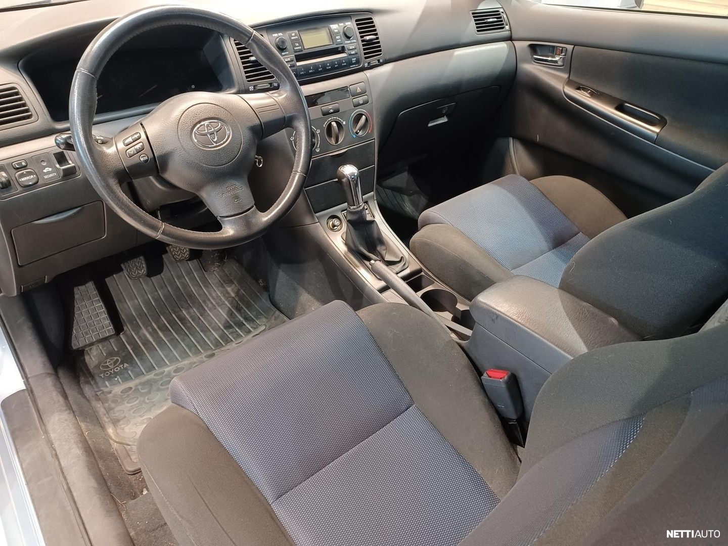 Toyota Corolla 2004, photo 7/13