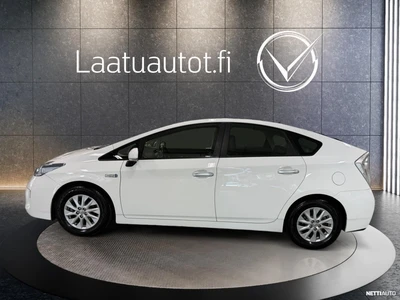 Toyota Prius PHEV Active 2015, kuva 2/28