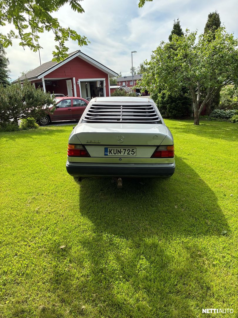 Mercedes-Benz 250