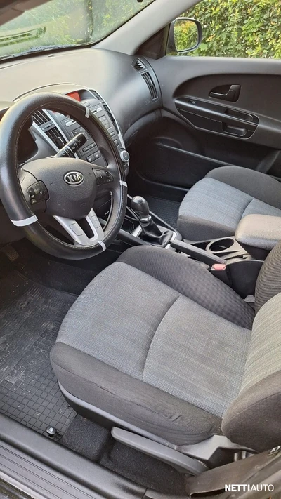 Kia Ceed 1,4 ISG LX SW EcoDynamics 2011, kuva 3/27