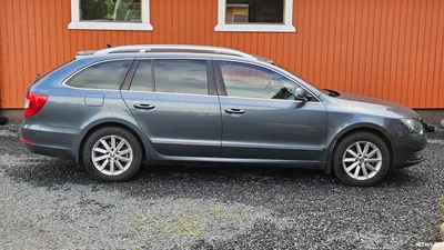 Skoda Superb 2015, kuva 5/18