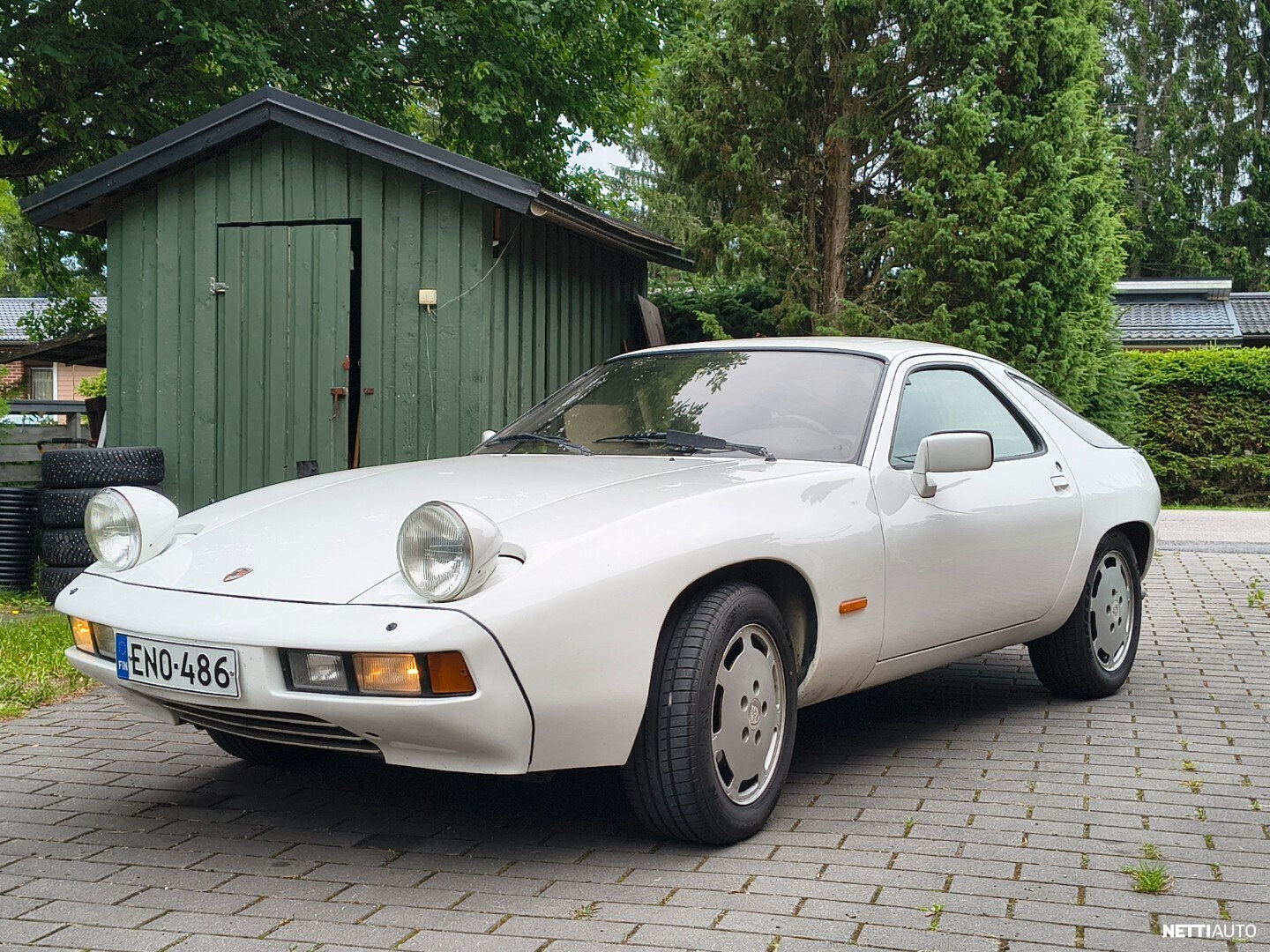 Porsche 928