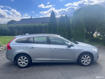 Volvo V60 1,6D DRIVe Momentum 2011, kuva 3/24