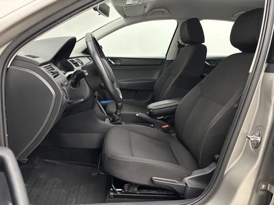 Skoda Rapid 1,2 TSI 85 Ambition 2013, kuva 6/32