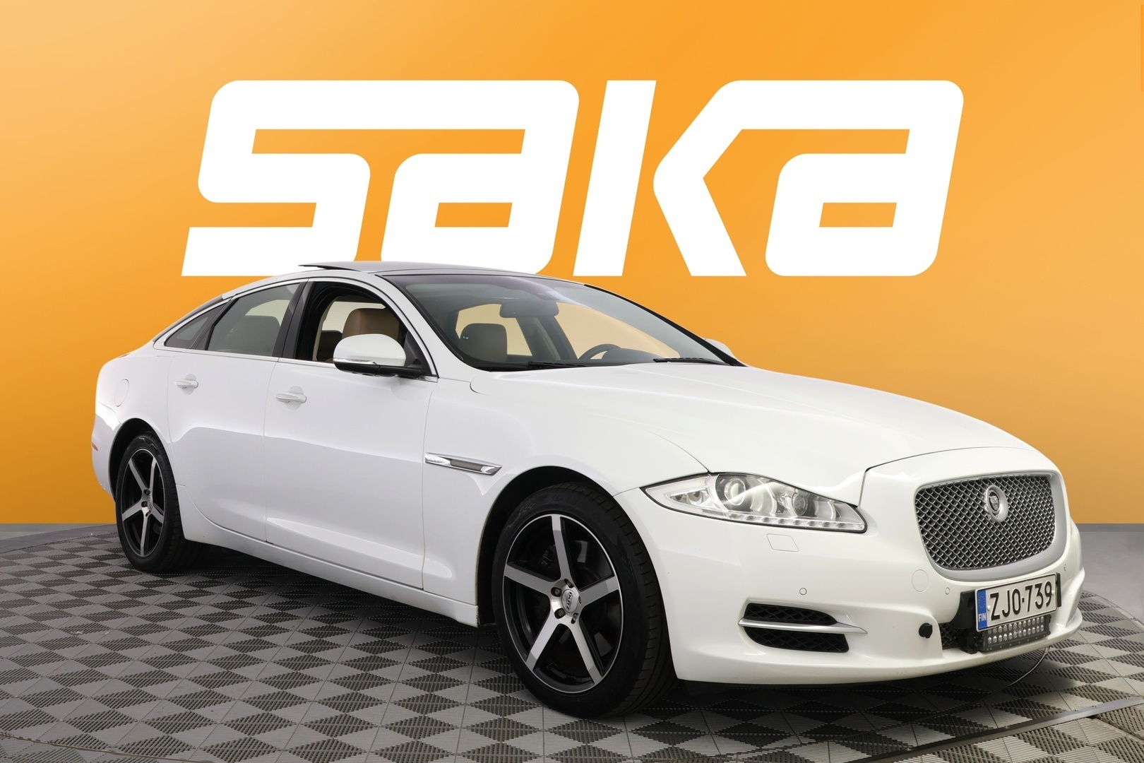 Jaguar XJ