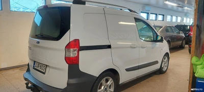 Ford Transit Courier 2015, photo 3/14