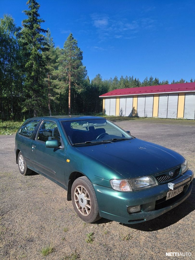 Nissan Almera